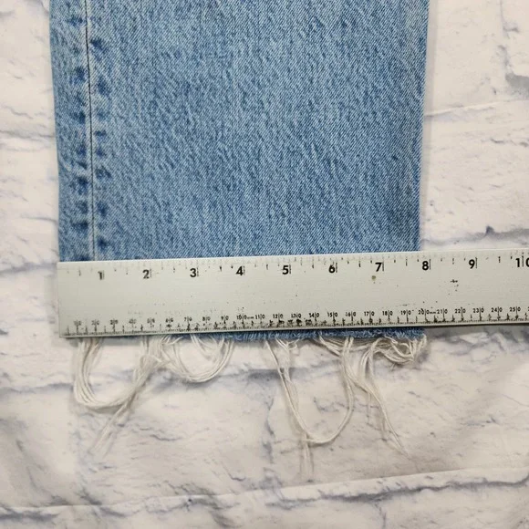 Zara WOMENS SIZE 4 High Rise Straight Leg Jean Raw Hem Mid Wash - Picture 5 of 14